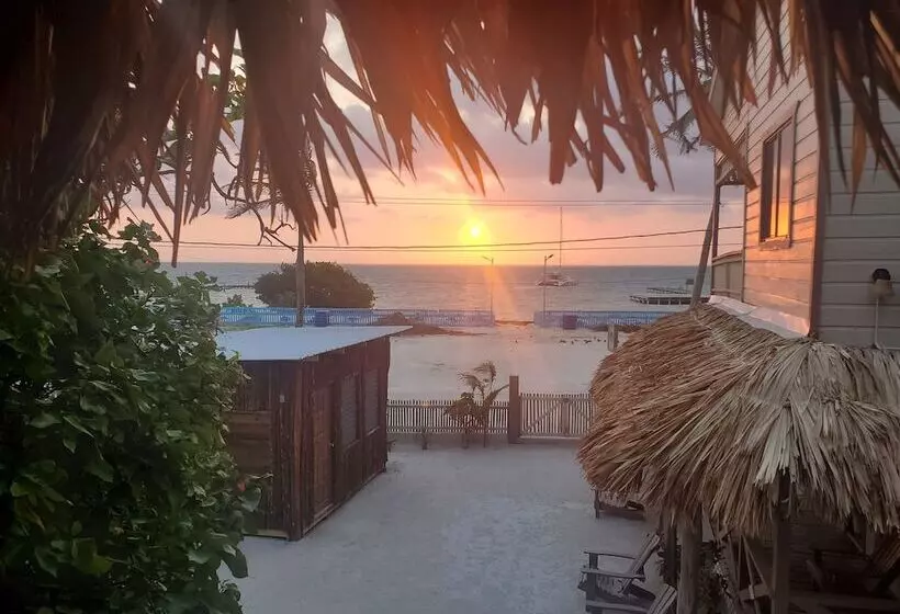 Hotelli The Bounty Boutique Bohemian