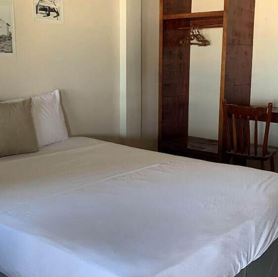 בית מלון כפרי The Bounty Boutique Bohemian