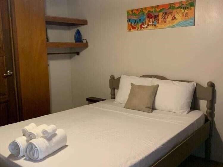 בית מלון כפרי The Bounty Boutique Bohemian