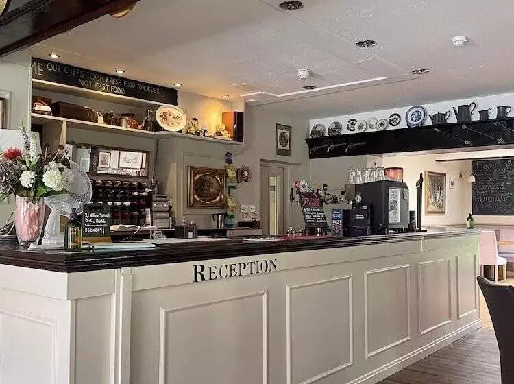 Hotelli Horse And Hound Country Inn