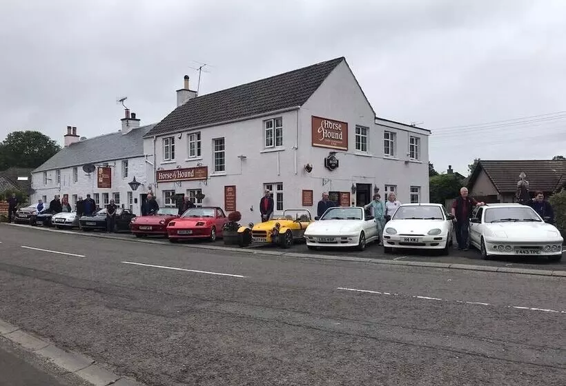 Hotelli Horse And Hound Country Inn