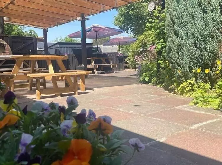 Hotelli Horse And Hound Country Inn