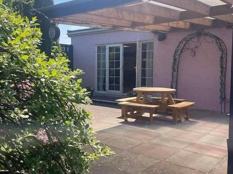 Hotelli Horse And Hound Country Inn