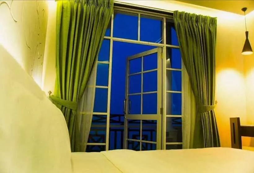 هتل Victoria Court Suites