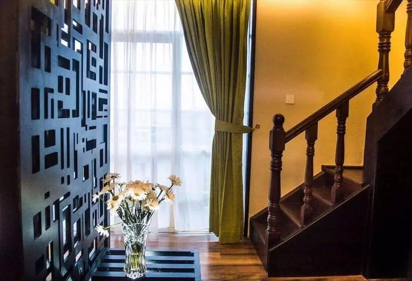 هتل Victoria Court Suites