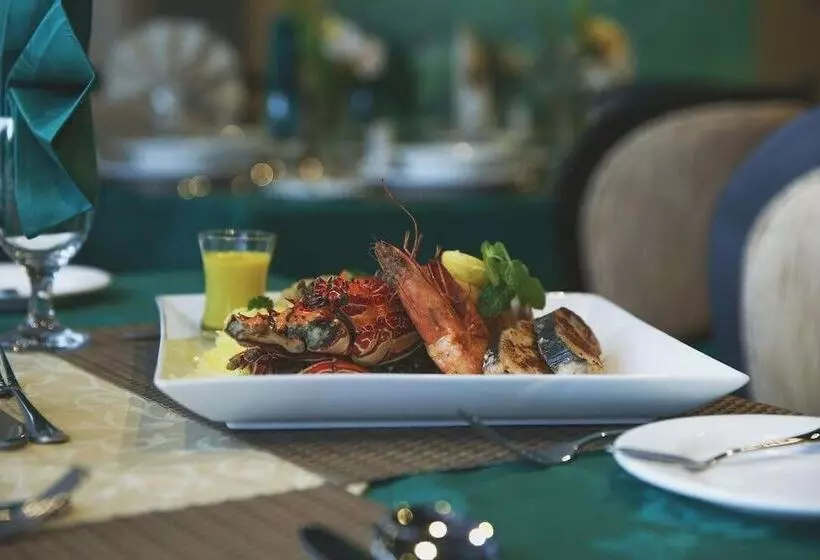 هتل Victoria Court Suites