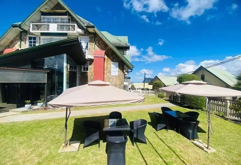 هتل Victoria Court Suites