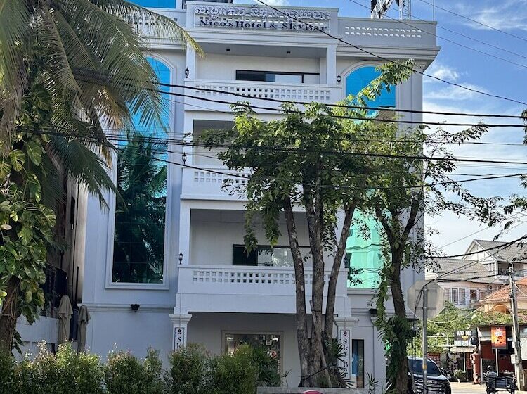 Nicos Hotel And Sky Bar