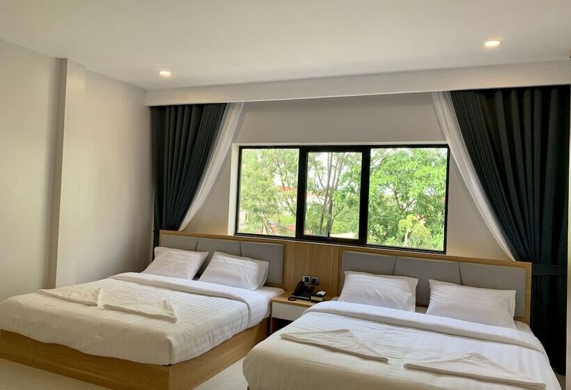 Nicos Hotel And Sky Bar