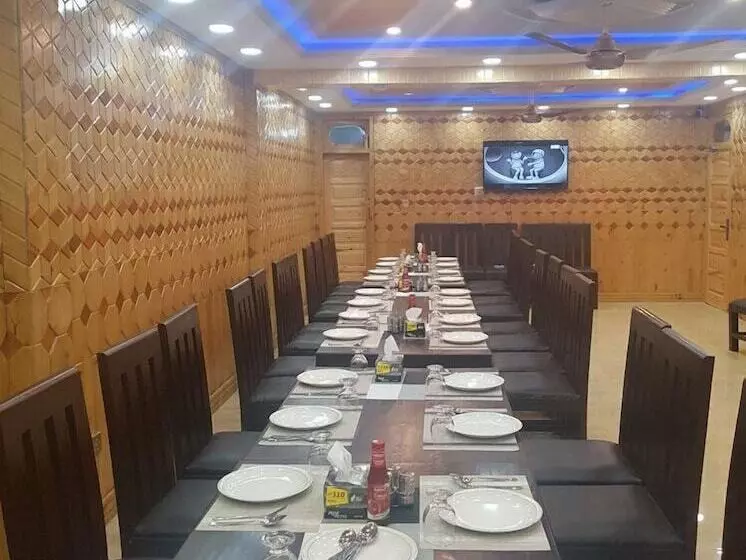 Paradise Hotel And Restaurant