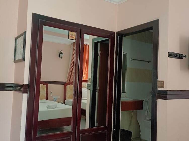 پانسیون Zoha Residency