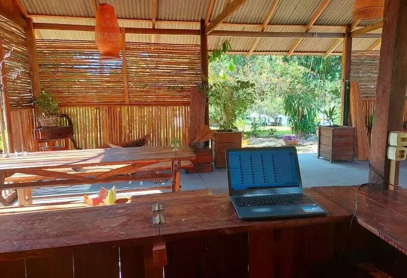 リゾートホテル Ponta Poranga Jungle Lodge