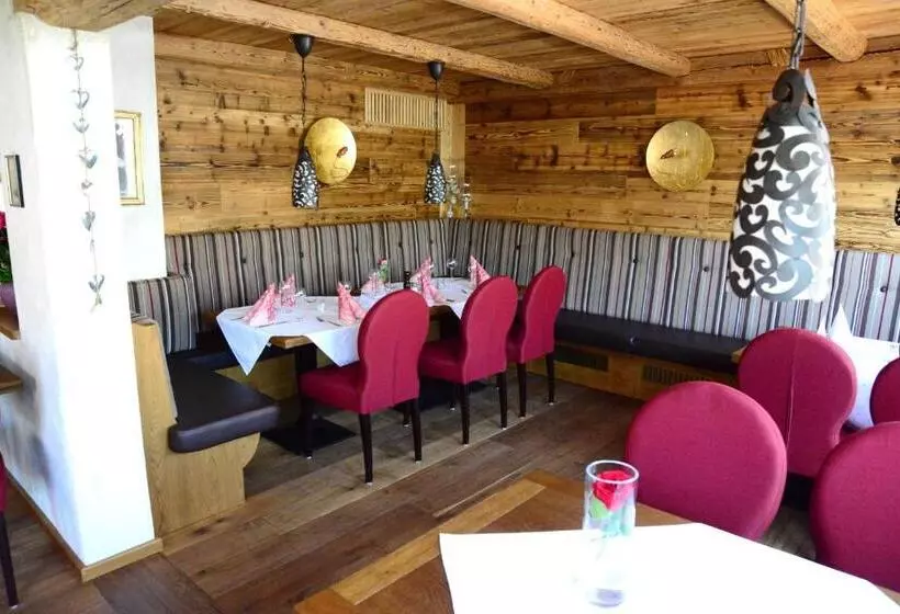 ユースホステル Gasthaus Sonne