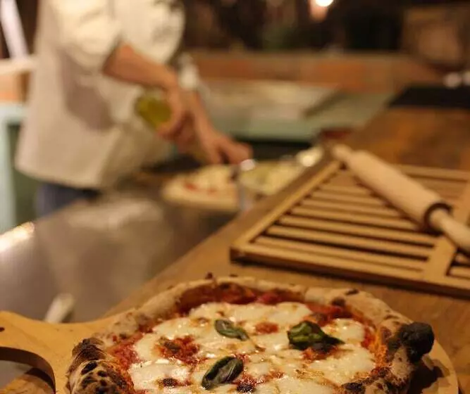 تختخواب و صبحانه Mayouli Nature Retreat