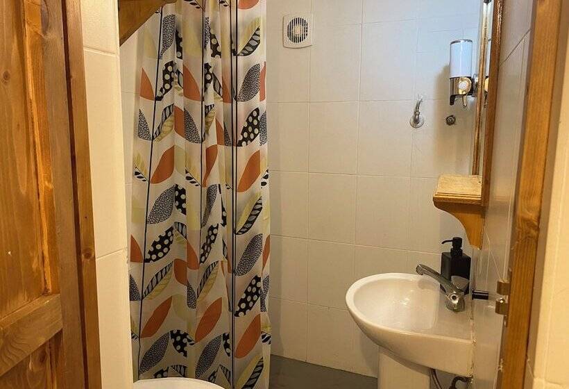 تختخواب و صبحانه Mayouli Nature Retreat