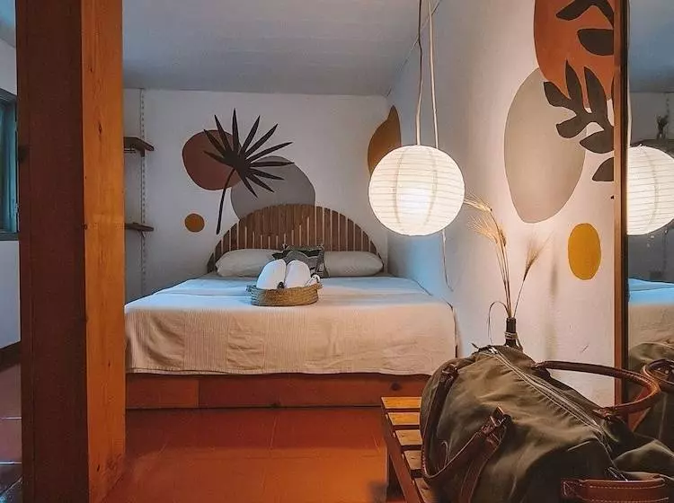 تختخواب و صبحانه Mayouli Nature Retreat