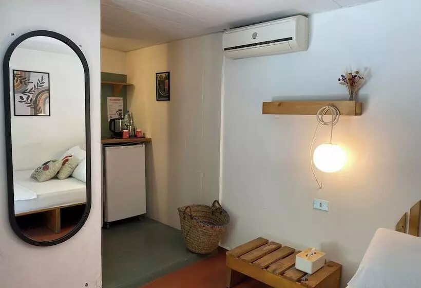 تختخواب و صبحانه Mayouli Nature Retreat