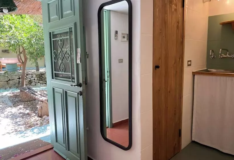 تختخواب و صبحانه Mayouli Nature Retreat