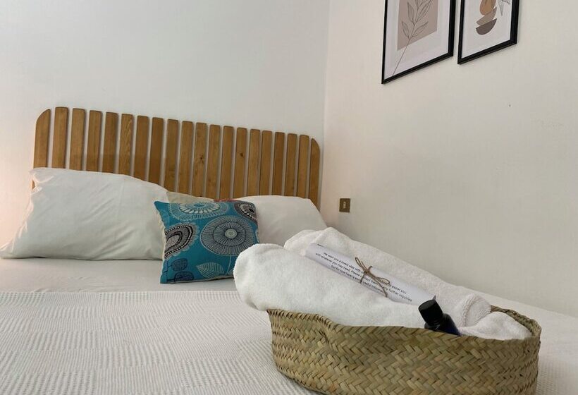 تختخواب و صبحانه Mayouli Nature Retreat