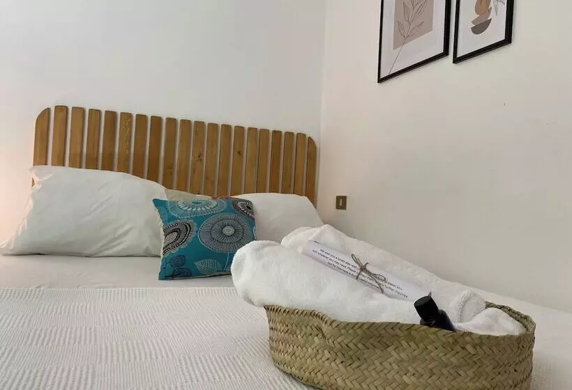 تختخواب و صبحانه Mayouli Nature Retreat