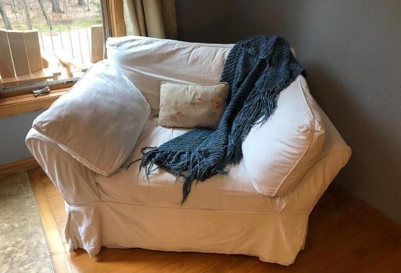 Bed And Breakfast Suite At The Wooded Retreat