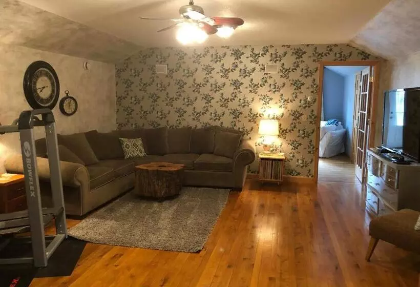 Bed And Breakfast Suite At The Wooded Retreat