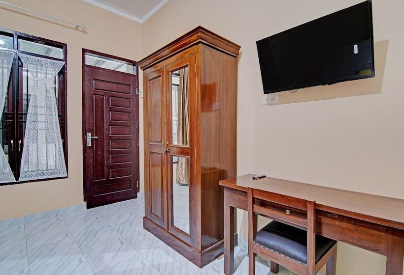 هتل Alfatar Homestay Syariah By Oyo