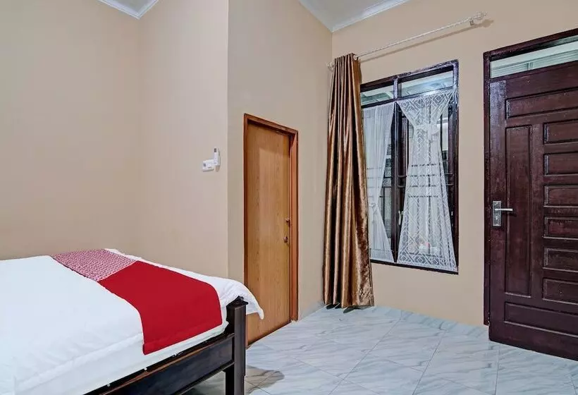 ホテル Alfatar Homestay Syariah By Oyo