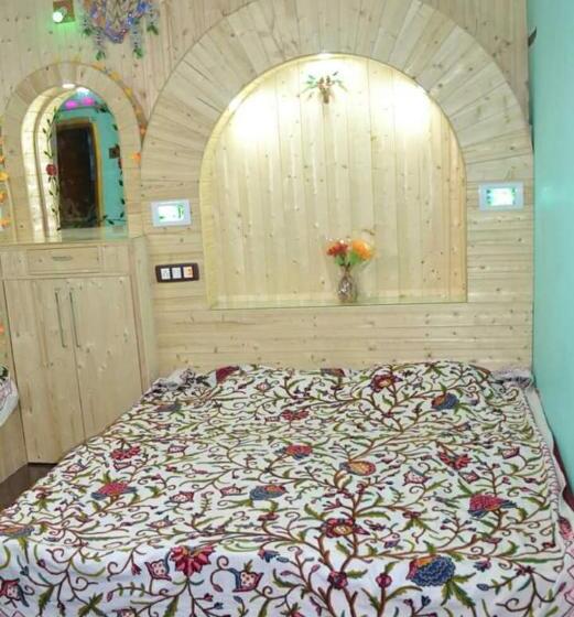 בית מלון כפרי Grand Rooma