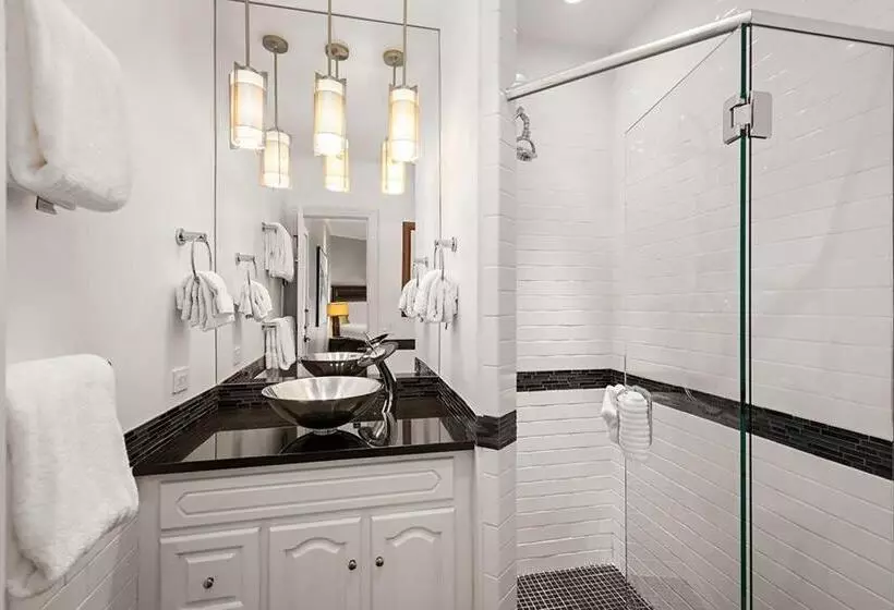 Independence Square 302, Top Floor Stylish Hotel Room With Wet Bar, A/c, In Downtown Aspen
