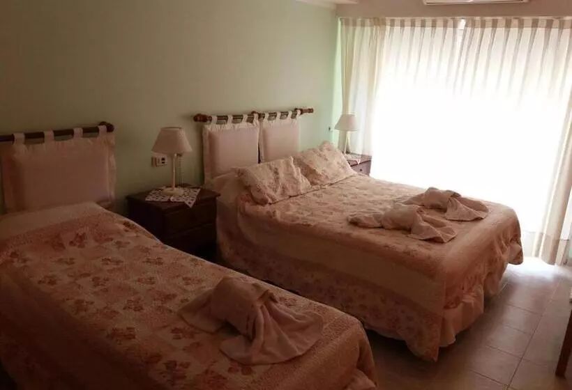 هتل Mil Rosas