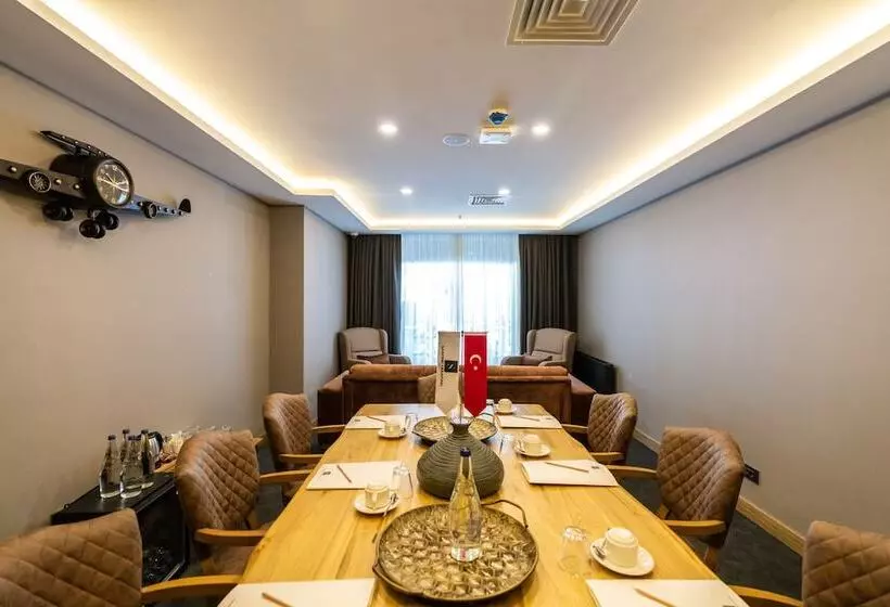 Hotelli Sarpi̇no Mountai̇n