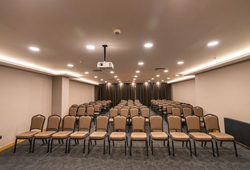 Hotel Sarpi̇no Mountai̇n