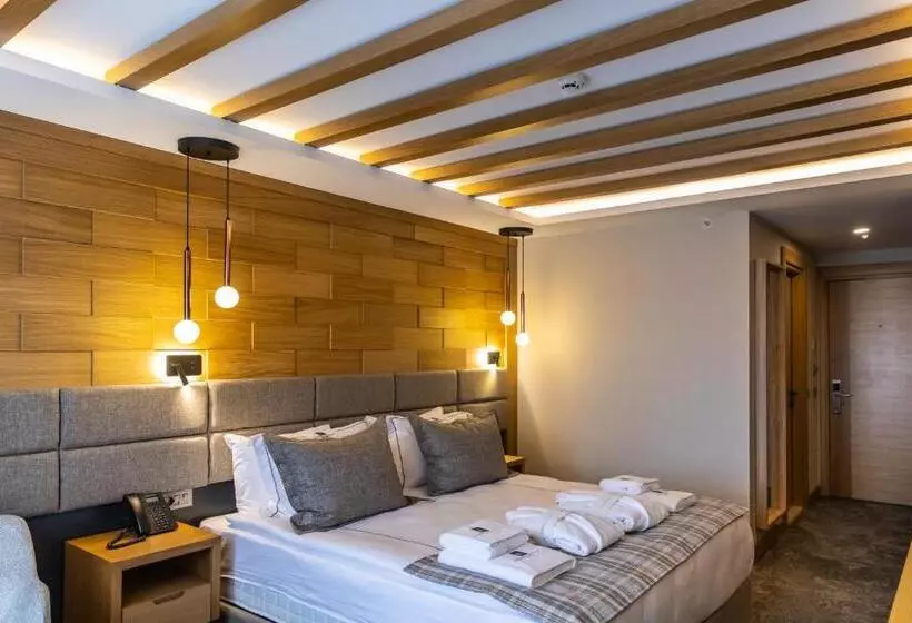 Hotelli Sarpi̇no Mountai̇n