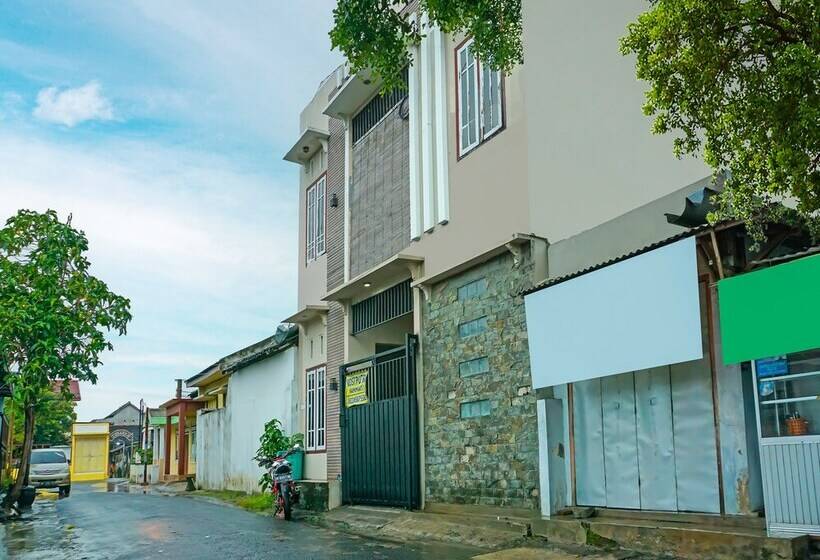 Hotel Spot On 92394 Namimart Syariah 2