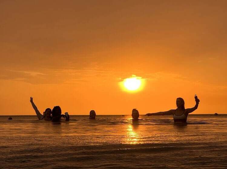 호텔 The Orange House