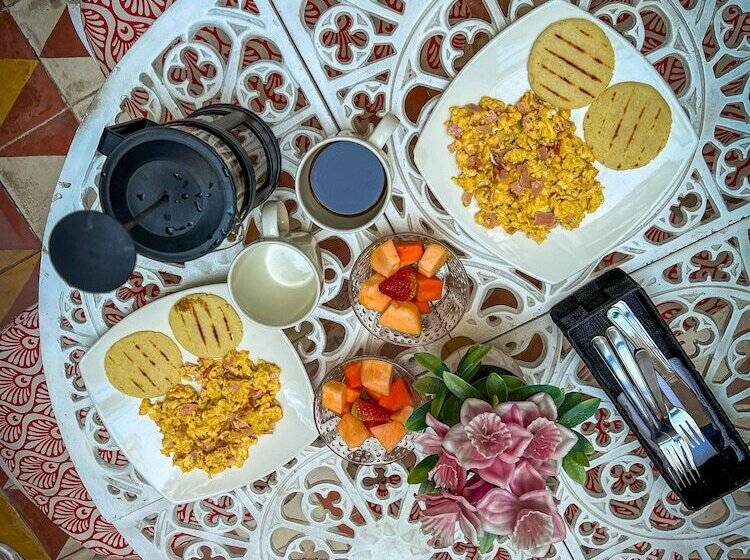 호텔 The Orange House