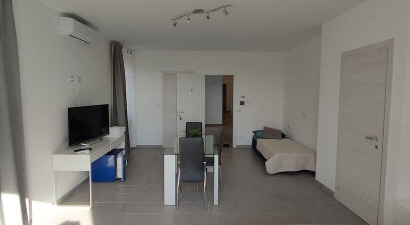 Nautica Tarello Casa Ena B&b