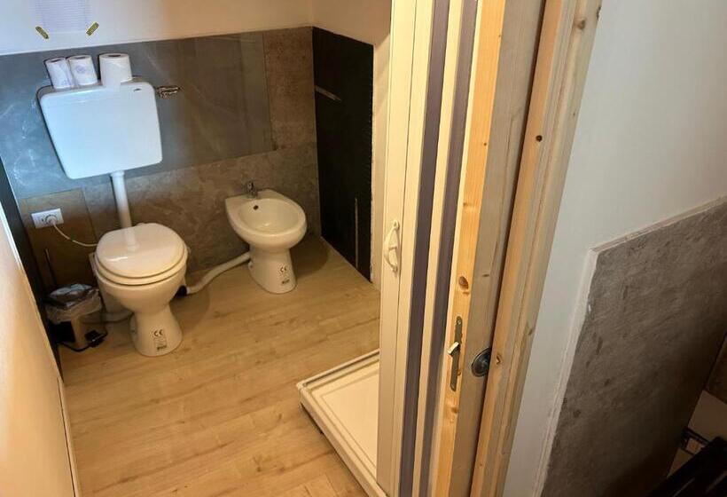 Pension (Hôtel basse catégorie) Kasa