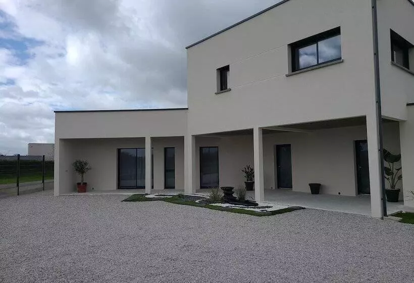 Majatalo L Escale Romanesque