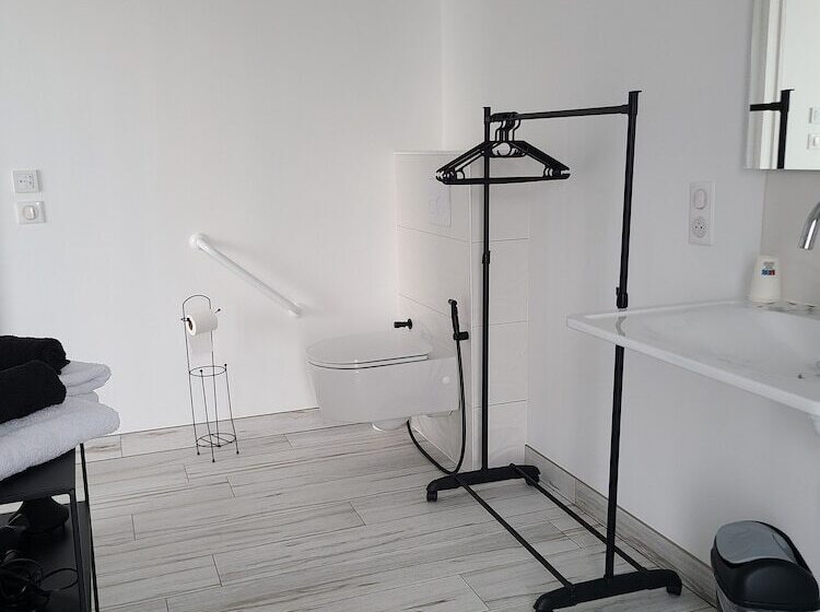 פנסיון L Escale Romanesque