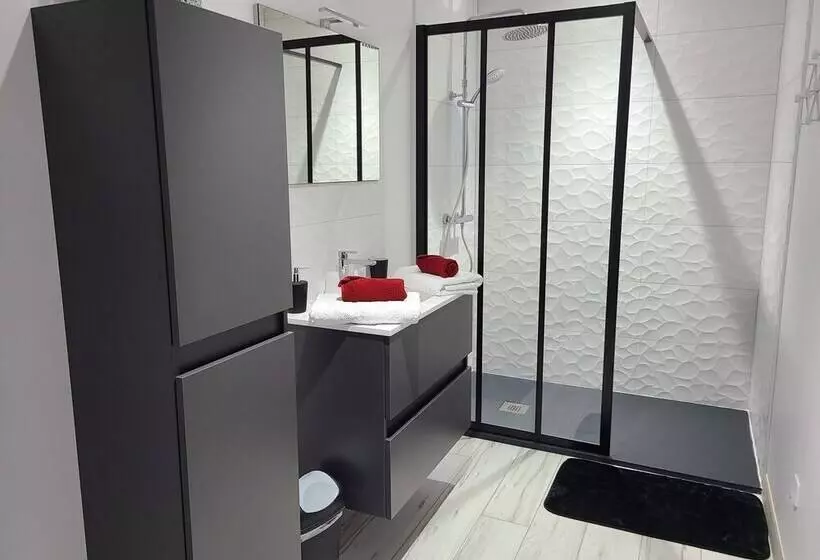 Majatalo L Escale Romanesque