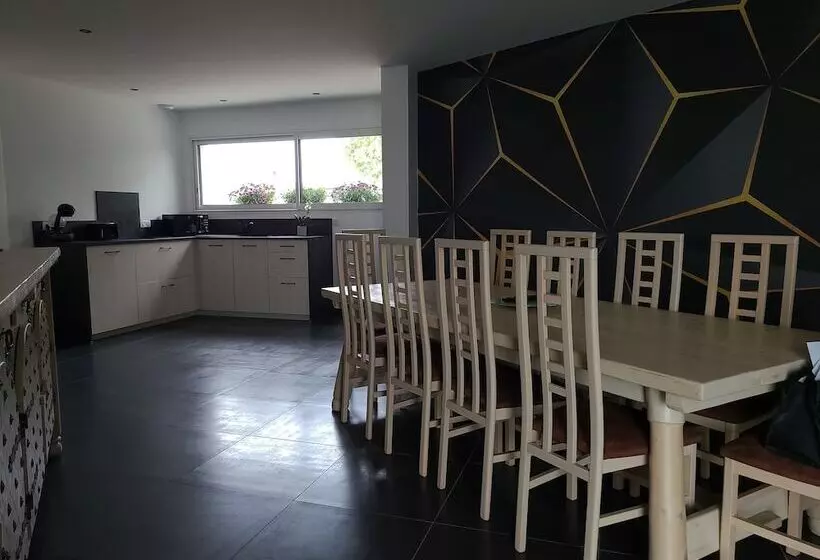 Majatalo L Escale Romanesque