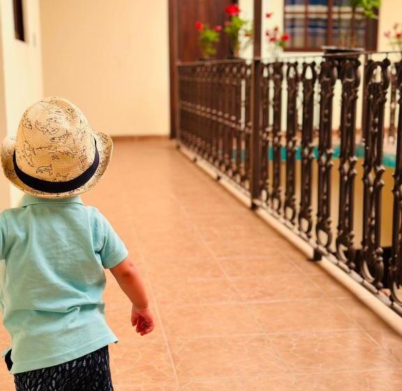 ユースホステル Posada Naím