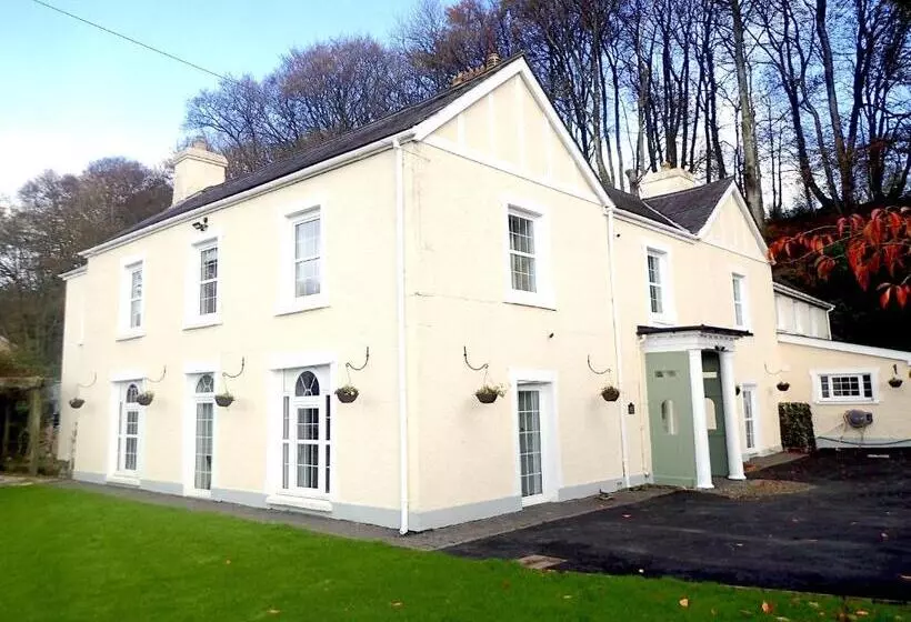 Aamiaismajoitus (B&B) Dol Llan Mansion