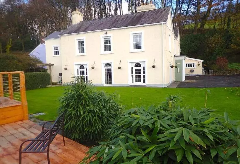 Aamiaismajoitus (B&B) Dol Llan Mansion