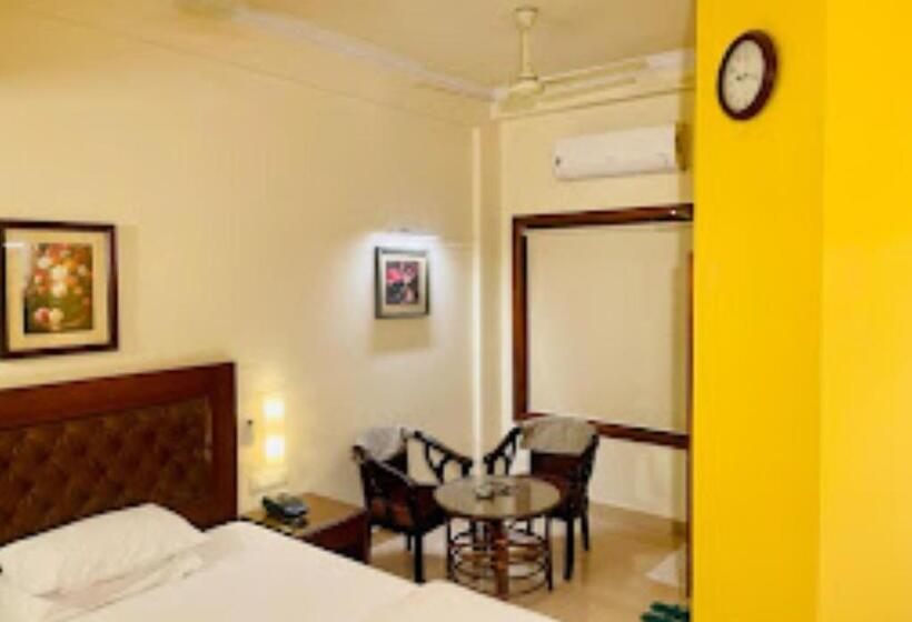 בית מלון כפרי Bombay Inn Cuttack