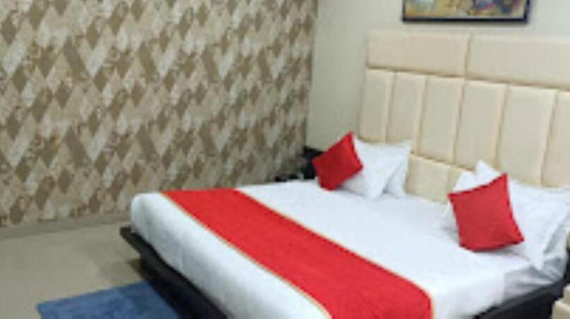 호텔 Devraj Palace,maheshwar