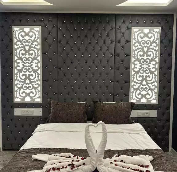 هتل Golden Rose Deluxe