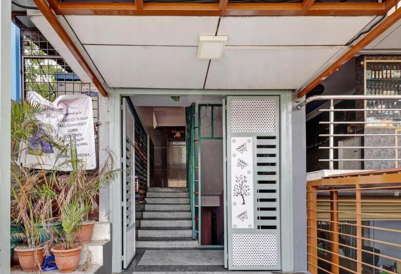 호텔 J.b. Boarding And Lodging